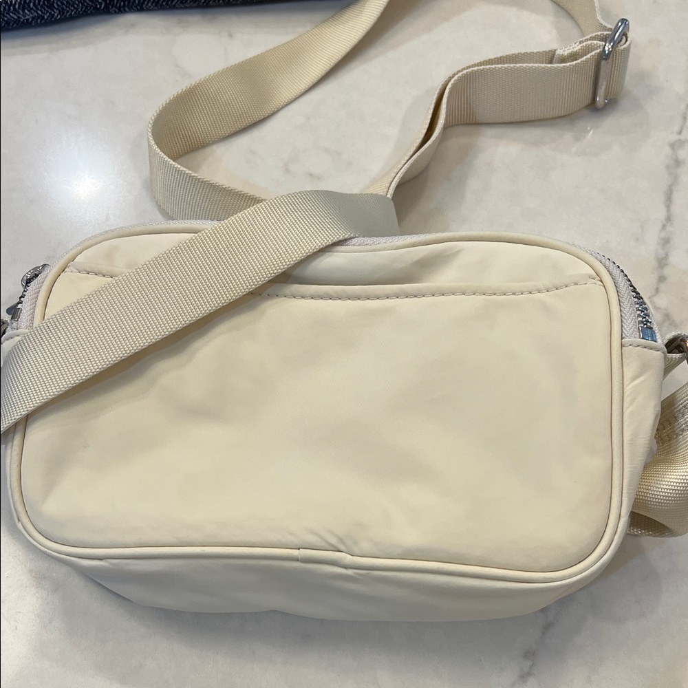Lululemon bundle Crossbody Bag, scarf and 2 headbands‎ - Picture 5 of 8